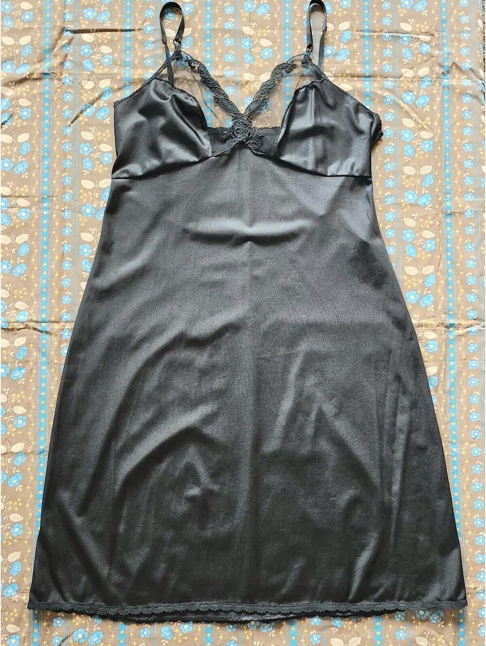 Vintage Sears THE DOESNT SLIP Black Full Slip Size 36 Lace Sexy Lingerie Dress